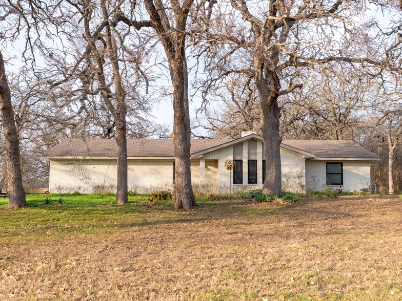 More Photos Of 1111 E 3rd St, Rockdale Land For Sale