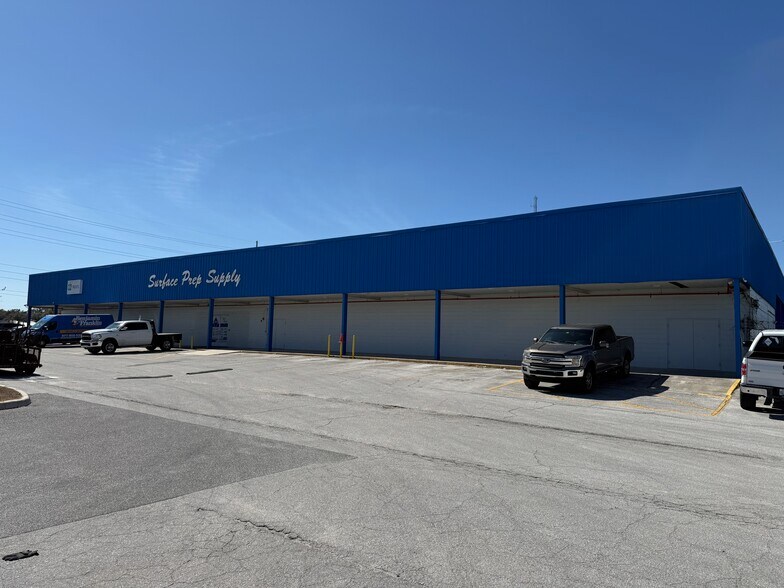 More Photos Of 2 US Highway 17 92 N, Haines City Showroom For Sale