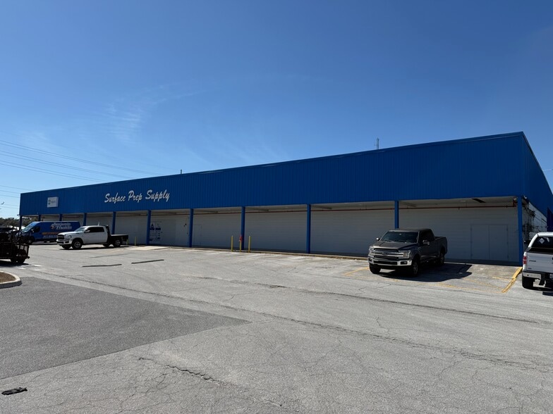 More Photos Of 2 US Highway 17 92 N, Haines City Showroom For Sale