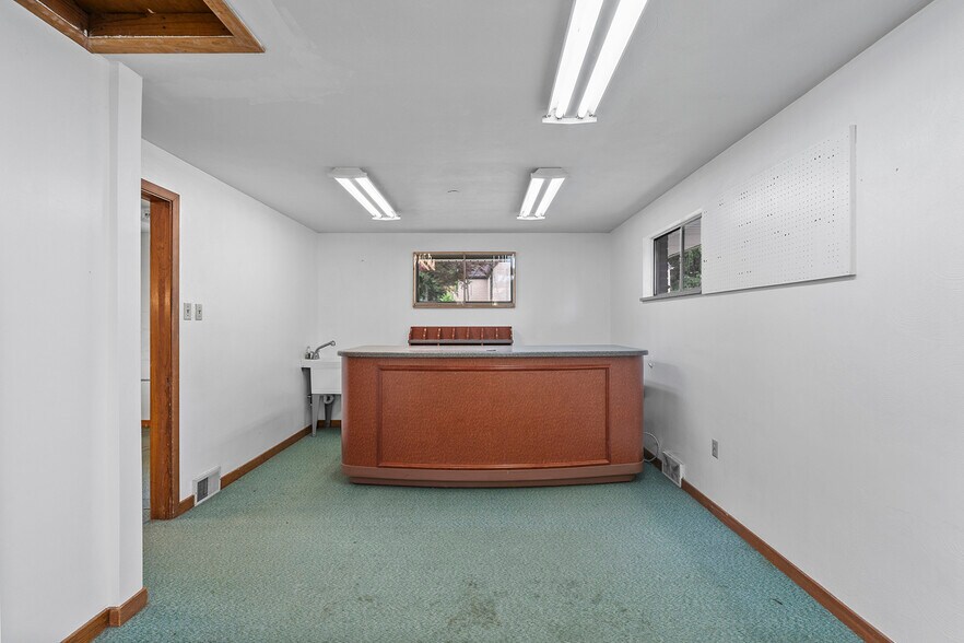 More Photos Of 9270 Old Perry Hwy, Pittsburgh Loft Creative Space For Sale