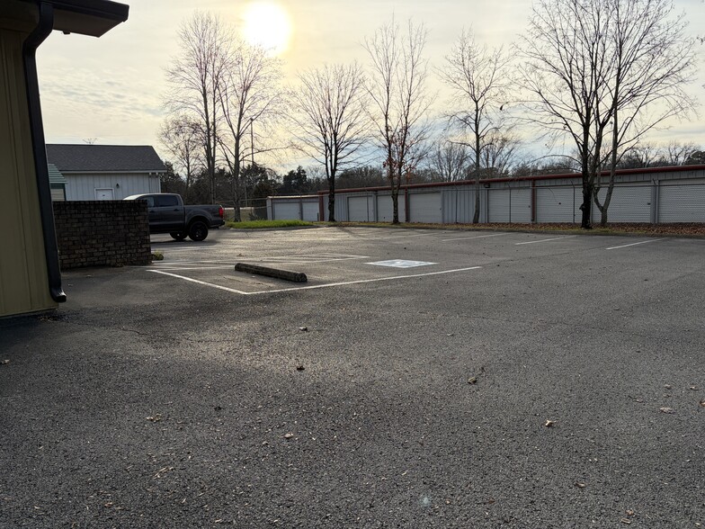 More Photos Of 202 Arnette St, Murfreesboro Office For Lease