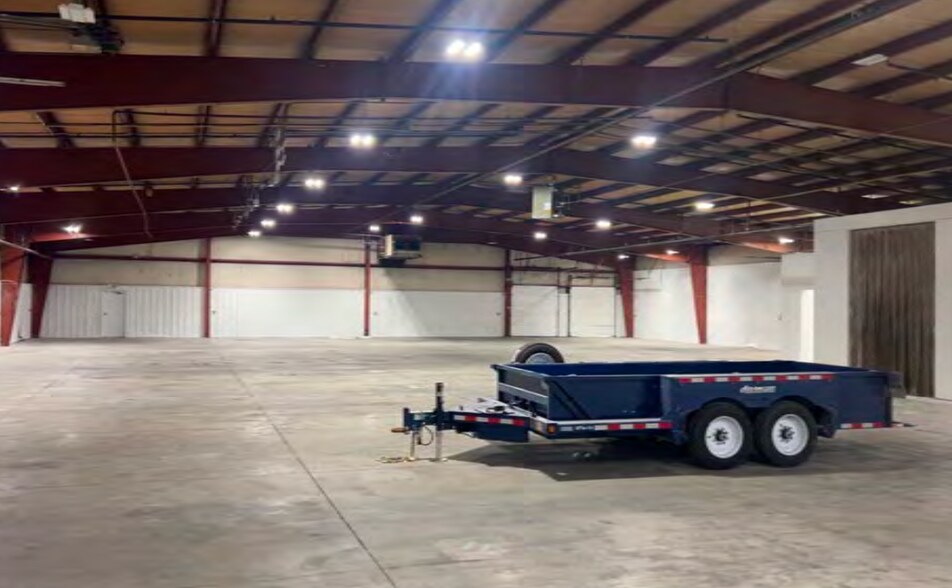 More Photos Of 4008 Borman Dr, Batavia Warehouse For Lease