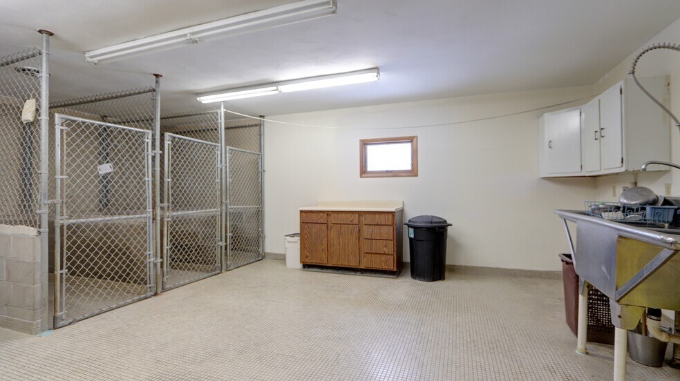 More Photos Of 762 Pre Emption Rd, Geneva Veterinarian Kennel For Sale