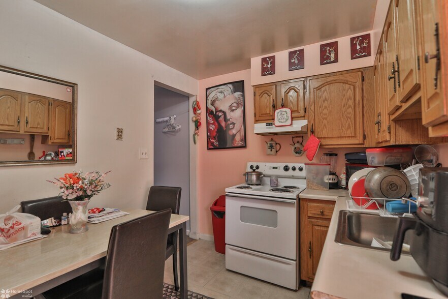 More Photos Of 1550 Warren St, Allentown Apartments For Sale