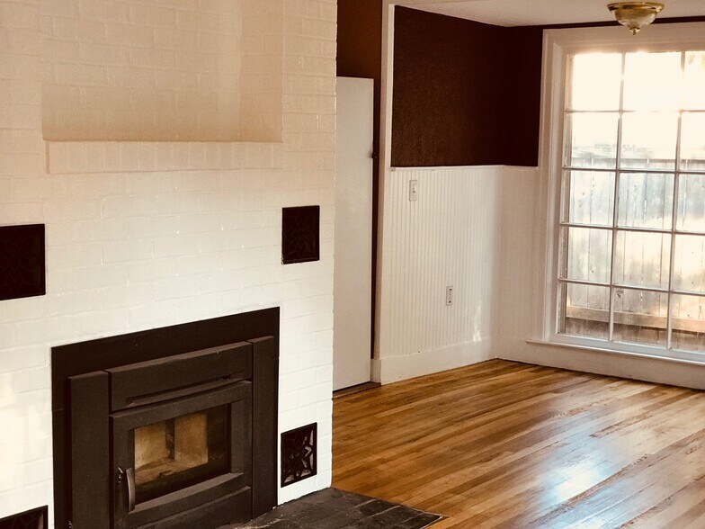 More Photos Of 119 Wesley (605 Miller) St, Silverton Apartments For Sale