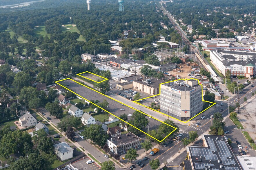 More Photos Of 60 Hempstead Ave, West Hempstead Office For Lease
