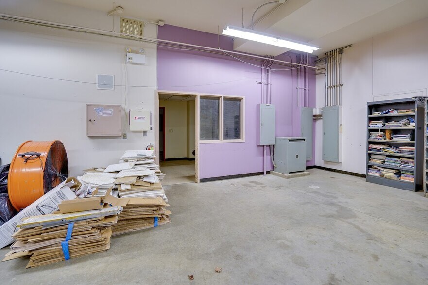 More Photos Of 275 Portsmouth Ave, Stratham Light Manufacturing For Sale