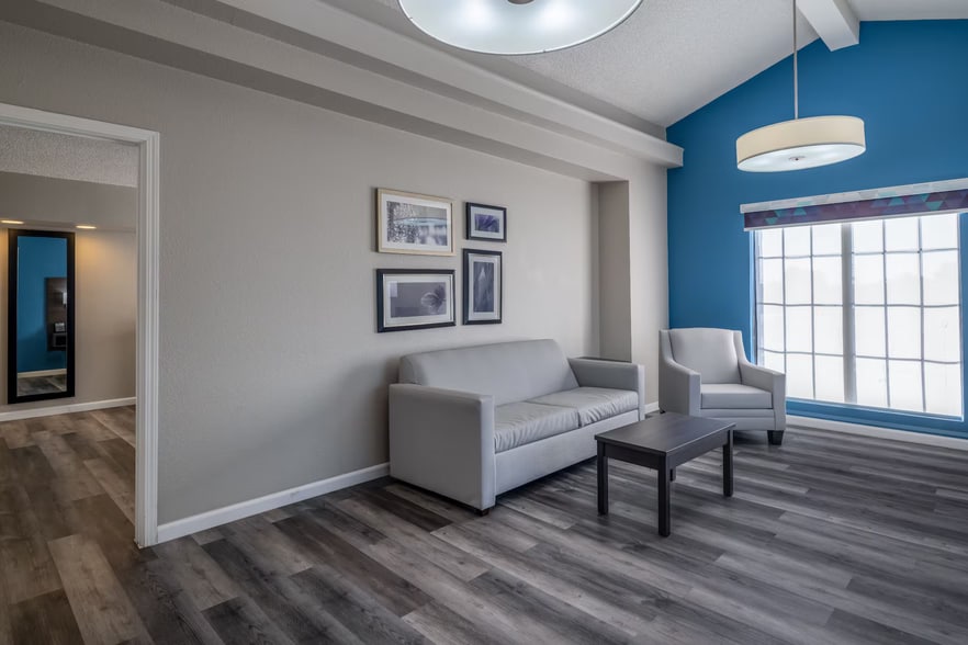 More Photos Of 4604 Madison Ave, Sacramento Hotel For Sale