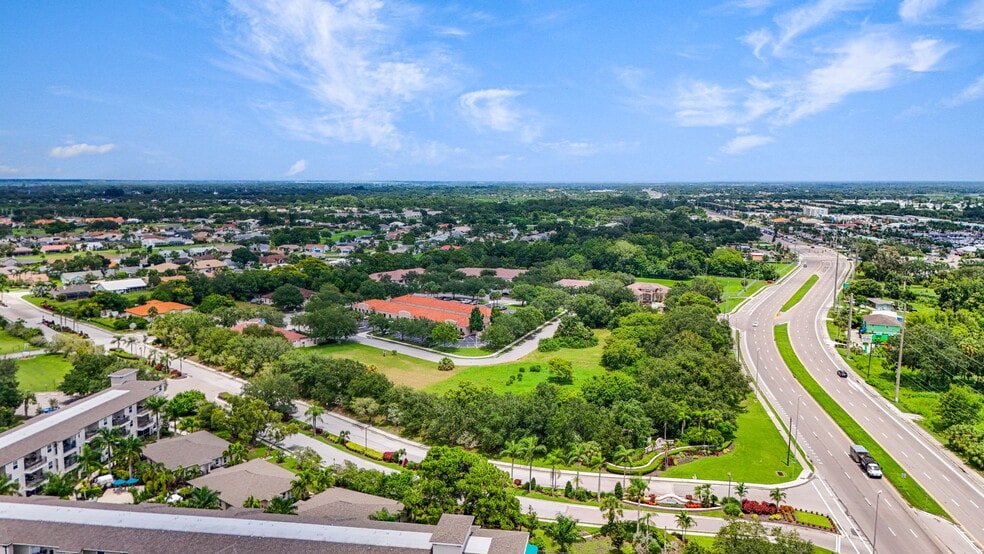 More Photos Of 3911 Golf Park Loop, Bradenton Office For Lease