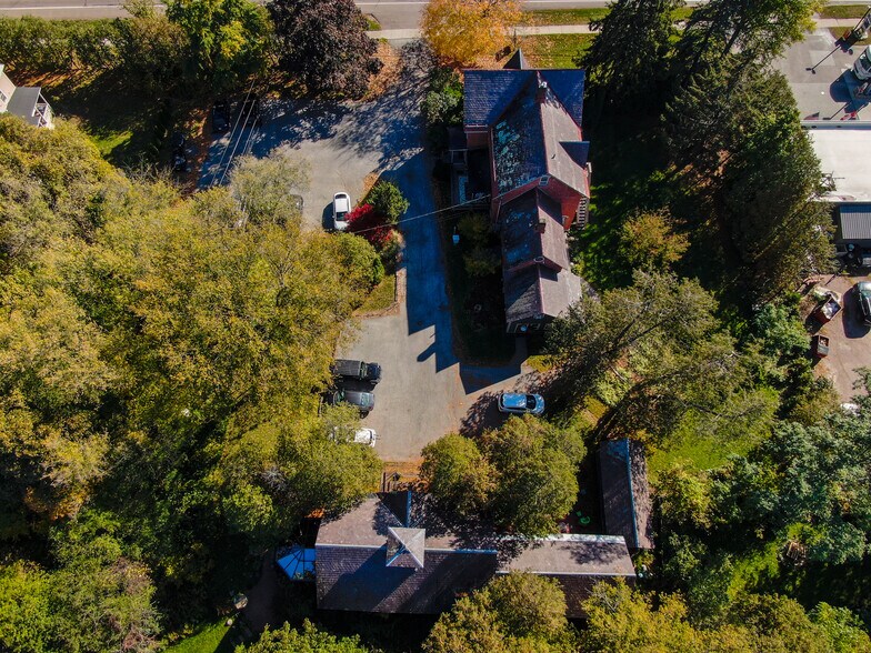 More Photos Of 5224 Shelburne Rd, Shelburne Apartments For Lease