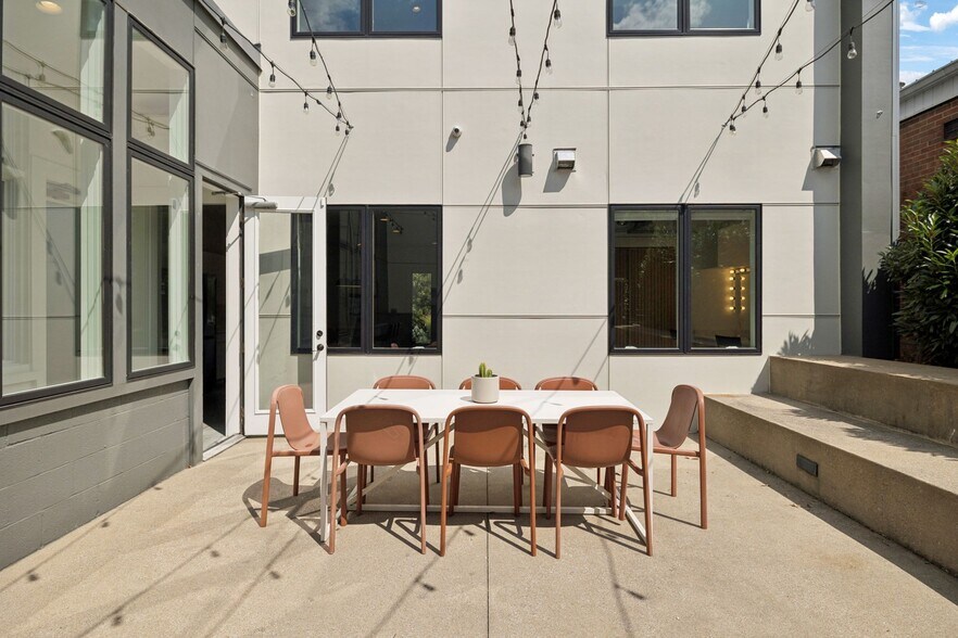 More Photos Of 2517 White Ave, Nashville Office Residential For Sale