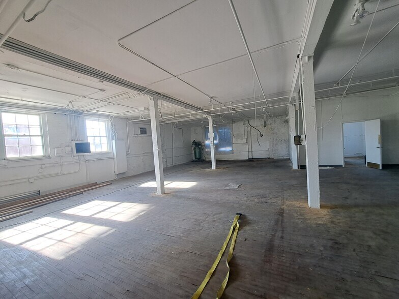 More Photos Of 1724 N 13th St, Saint Louis Industrial For Lease