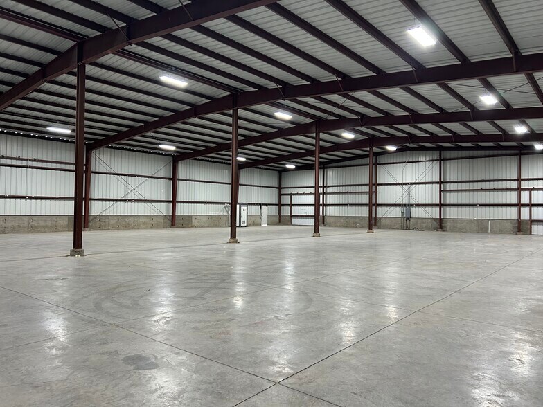 More Photos Of 2700 Kane Springs Rd, Parowan Warehouse For Lease