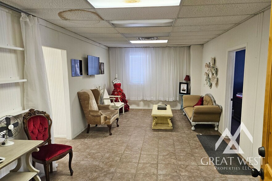 More Photos Of 59 W Main, Duchesne Freestanding For Sale