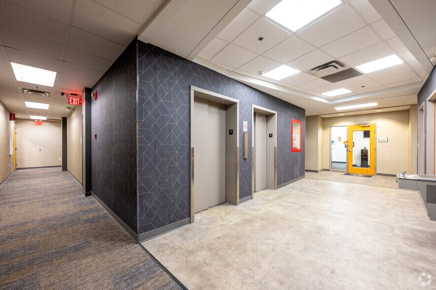 More Photos Of 4701 N Keystone Ave, Indianapolis Office For Sale