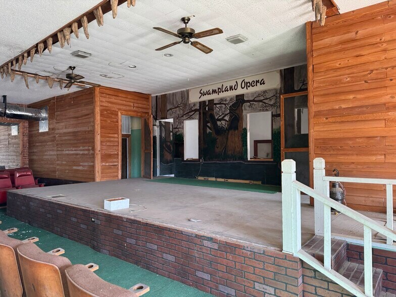 More Photos Of 140 Montgomery St, Toomsboro General Retail For Sale