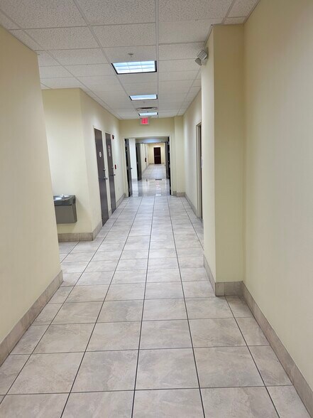 More Photos Of 1073 Willa Springs Dr, Winter Springs Office For Sale