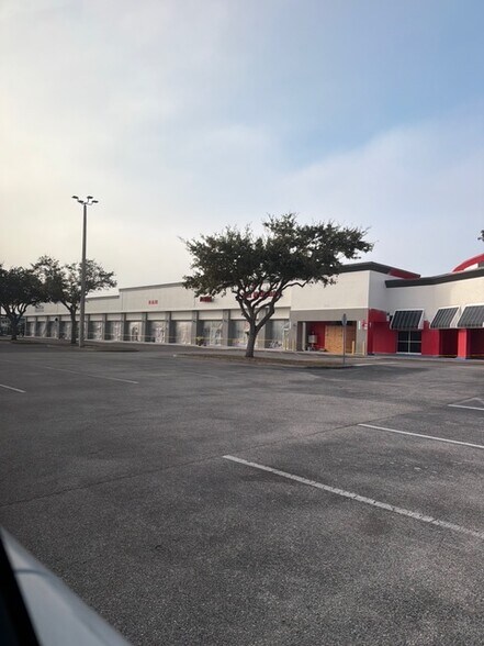 More Photos Of 10175 Tamiami Trl, Punta Gorda General Retail For Lease