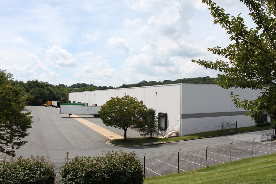More Photos Of 3100-3130 Hubbard Rd, Landover Warehouse For Lease