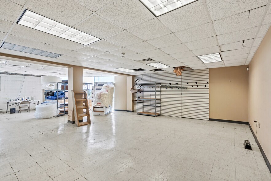 More Photos Of 8602 Broadway St, Galveston Warehouse For Sale