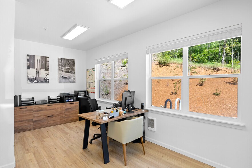More Photos Of 17101 Ruben Ln, Sandy Apartments For Sale