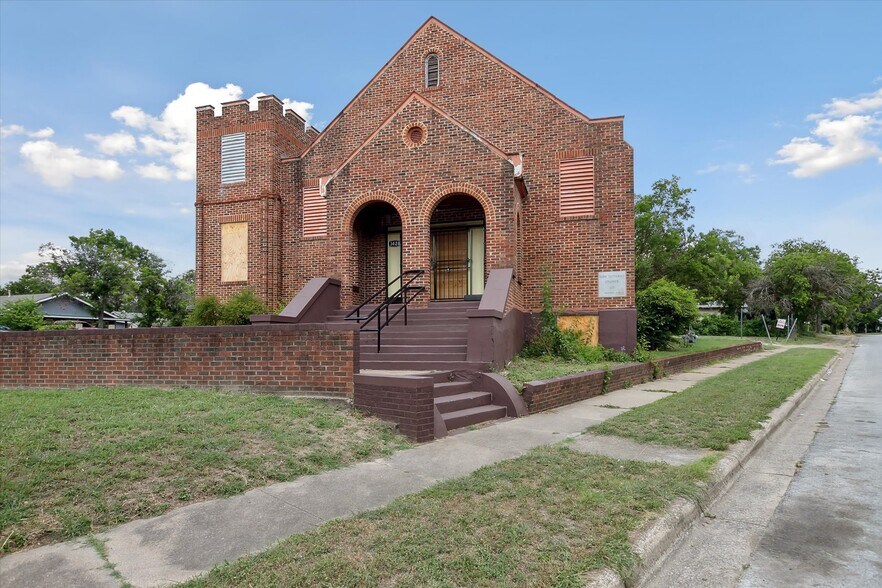 More Photos Of 3428 Littlejohn Ave, Fort Worth Religious Facility For Sale