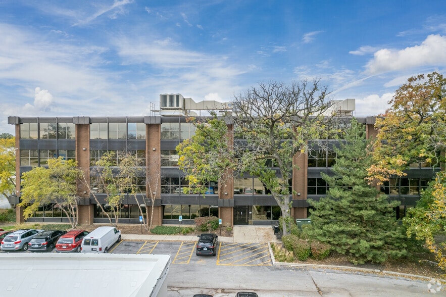 More Photos Of 1200 Roosevelt Rd, Glen Ellyn Office For Lease