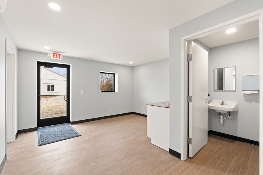 More Photos Of 331 1st Avenue, Shepherdsville Warehouse For Lease