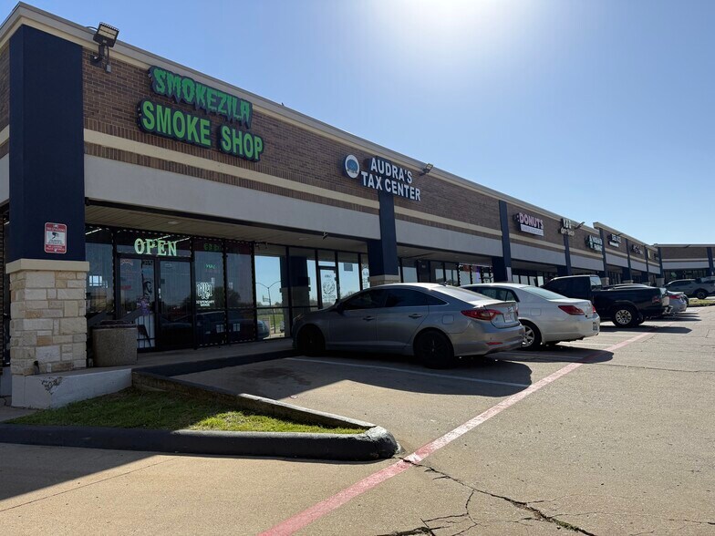 More Photos Of 1201 Woodhaven Blvd, Fort Worth Storefront For Lease