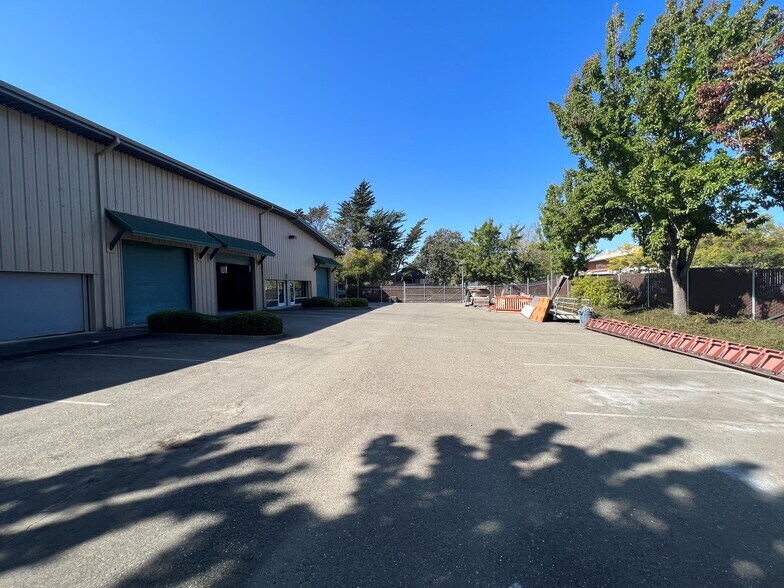More Photos Of 292-298 Alder Ave, Cotati Warehouse For Lease