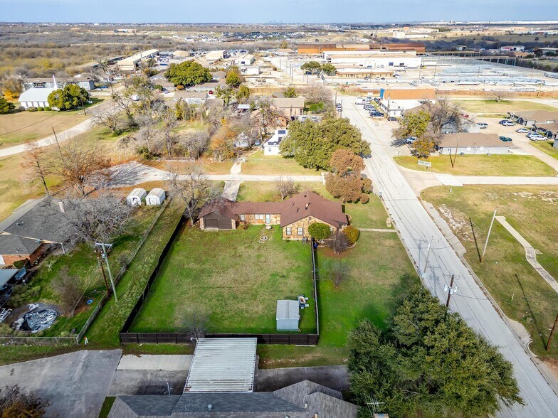 More Photos Of 113 N Tarrant St, Crowley Office For Sale