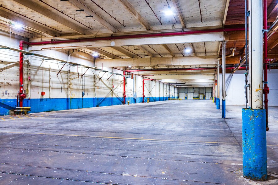 More Photos Of 1818 Elmwood Rd, Rockford Warehouse For Lease