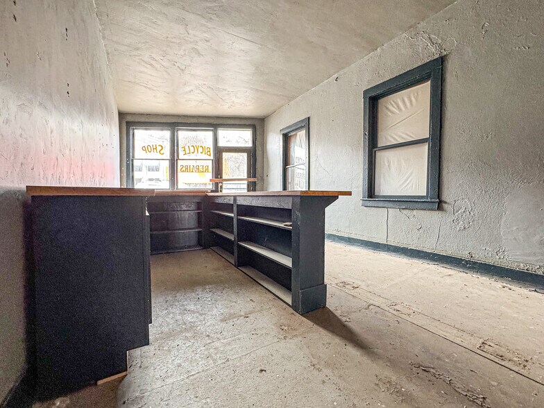 More Photos Of 614 Kihekah Ave, Pawhuska Flex For Sale
