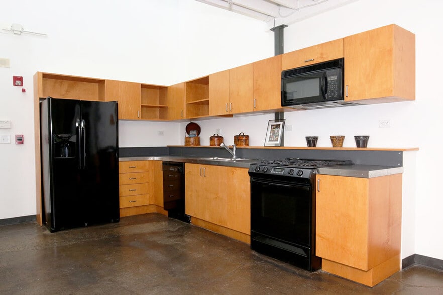 More Photos Of 949 W Marietta St NW, Atlanta Office Residential For Sale