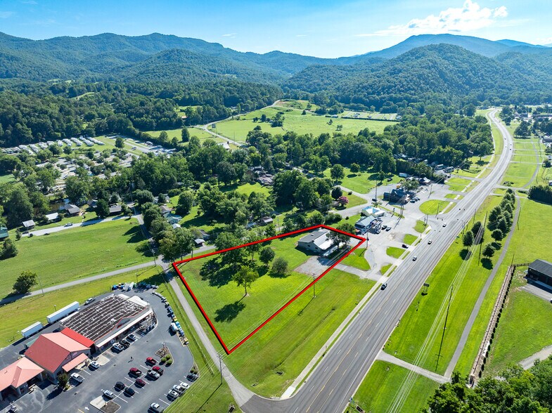 More Photos Of 8123 E Lamar Alexander Pky, Townsend Restaurant For Sale