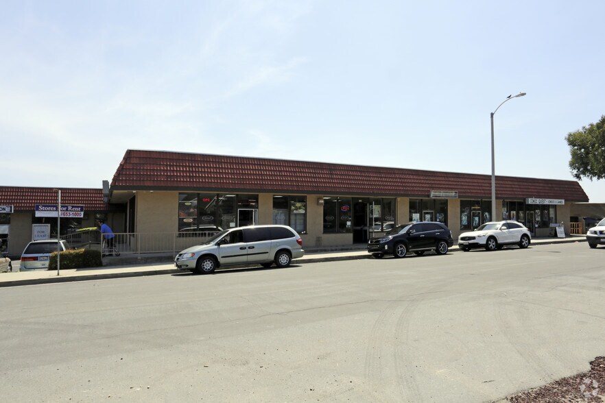 More Photos Of 23811 Bridger Rd, Lake Forest General Retail For Lease