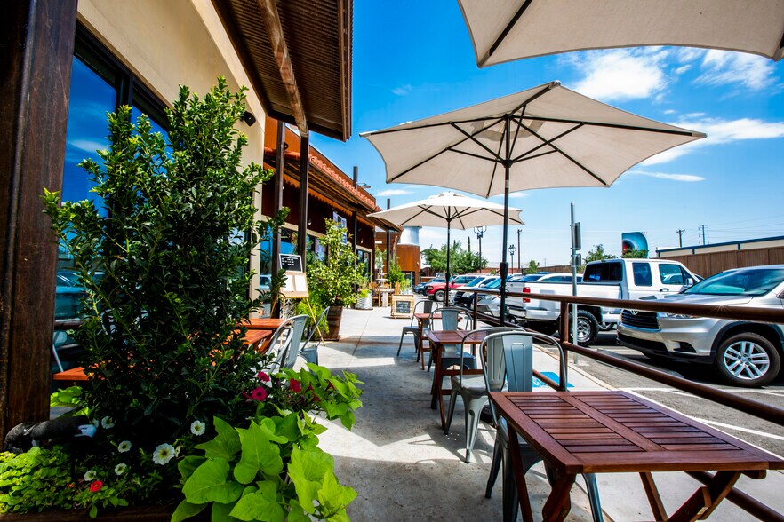 More Photos Of 145 W Sunset Rd, El Paso Unknown For Lease