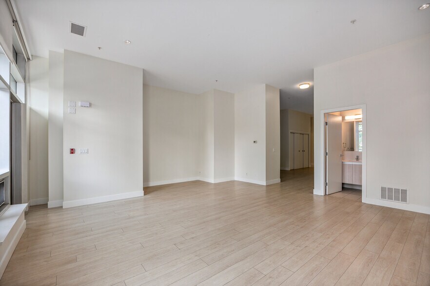More Photos Of 1130 3 St SE, Calgary Flex For Sale