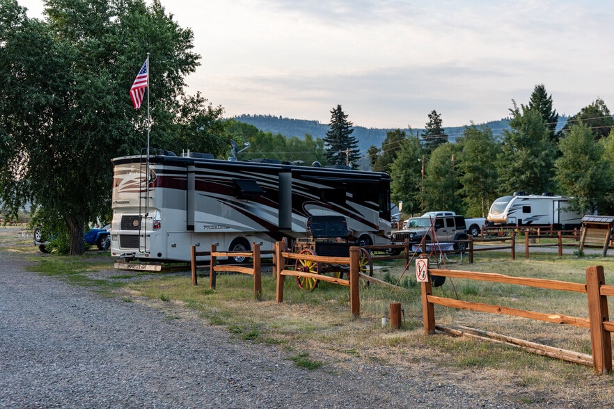 More Photos Of 27680 US Highway 160, South Fork Hotel For Sale