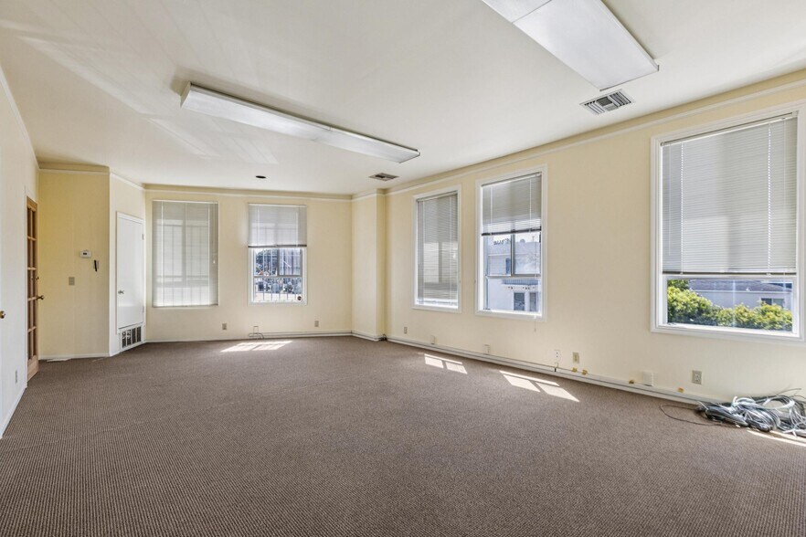 More Photos Of 2525-2533 Ocean Ave, San Francisco Storefront Retail Office For Sale