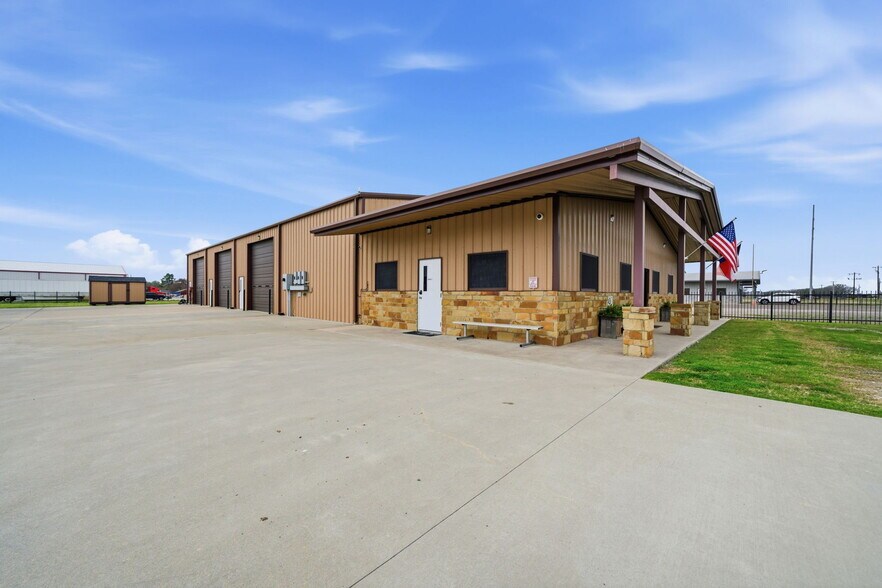 More Photos Of 4626 County Road 2200, Greenville Flex For Sale