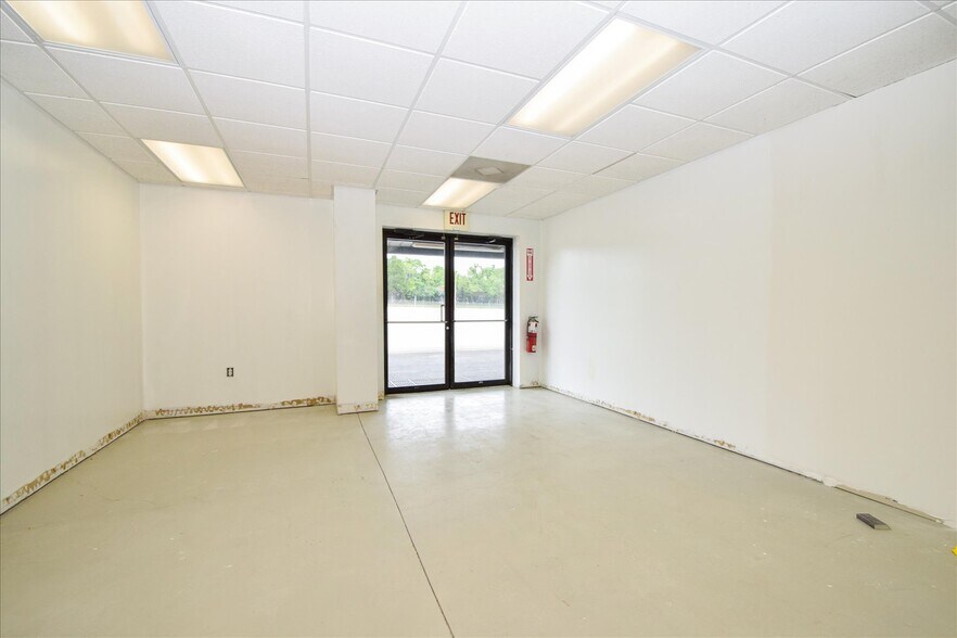 More Photos Of 1062 Mountain View Church Rd, Blue Ridge Flex For Lease