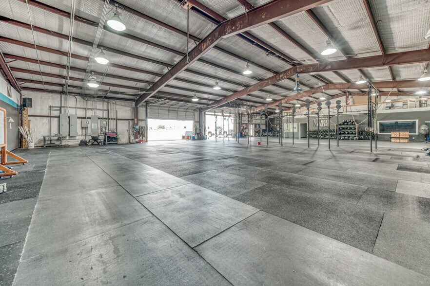 More Photos Of 301 Center Court Dr, Bridgeport Warehouse For Sale