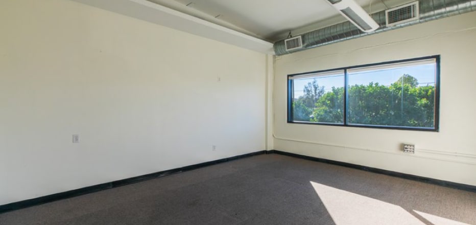 More Photos Of 4142 Lankershim Blvd, North Hollywood Unknown For Lease