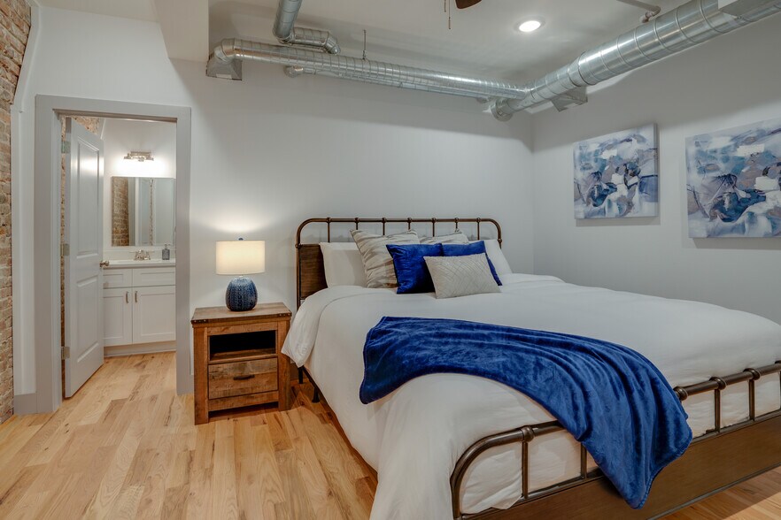 More Photos Of 209 3rd Ave N, Nashville Hotel For Sale