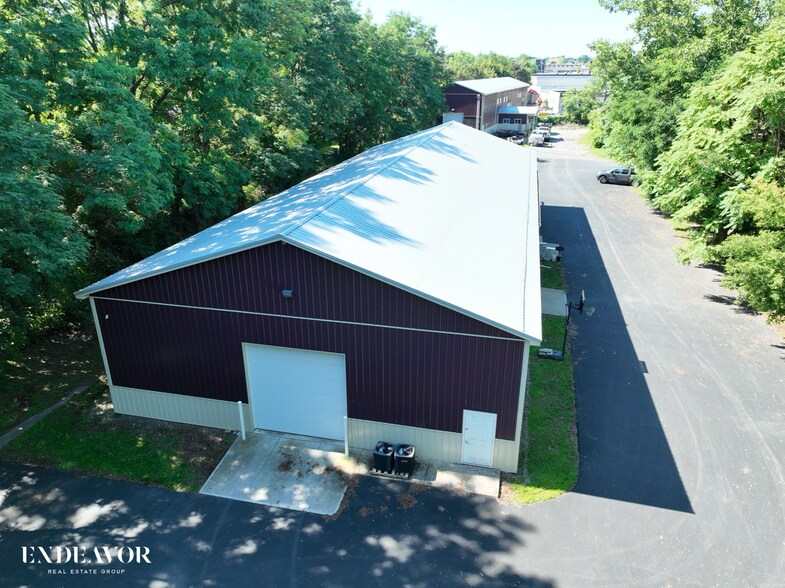 More Photos Of 528 Hollenbeck St, Rochester Industrial For Sale