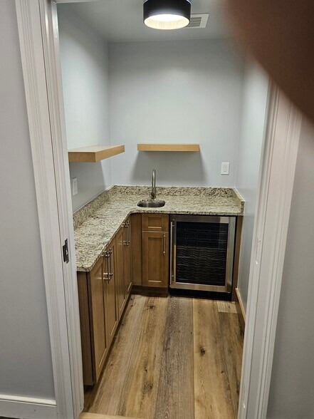 More Photos Of 16901 panama city beach Pky, Panama City Beach Medical For Sale