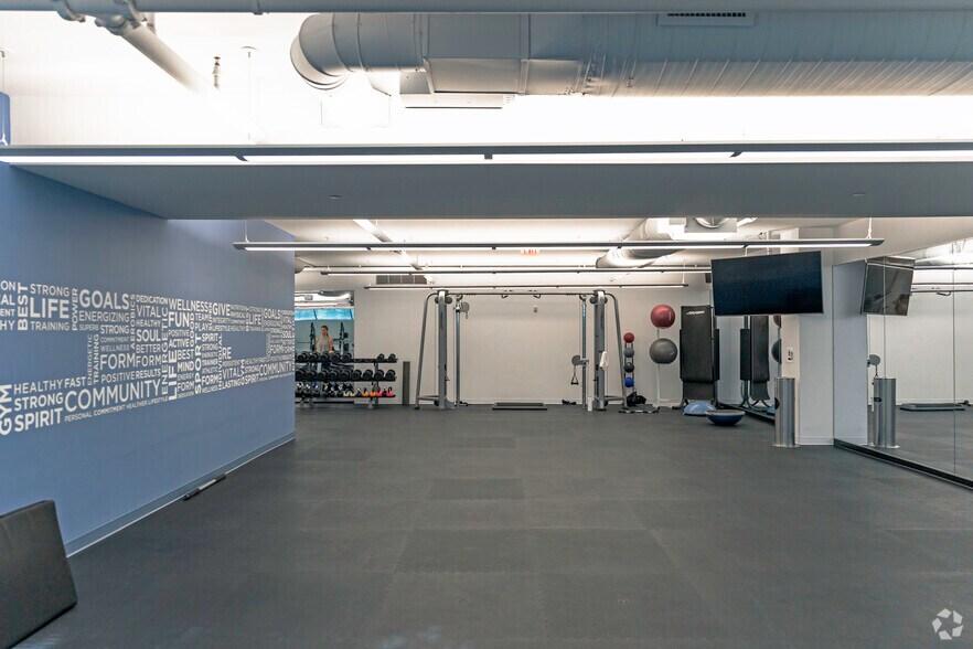 More Photos Of 500 Mamaroneck Ave, Harrison Office For Sale