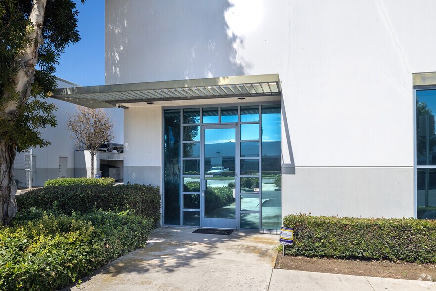 More Photos Of 351 Candelaria, Oxnard Warehouse For Sale