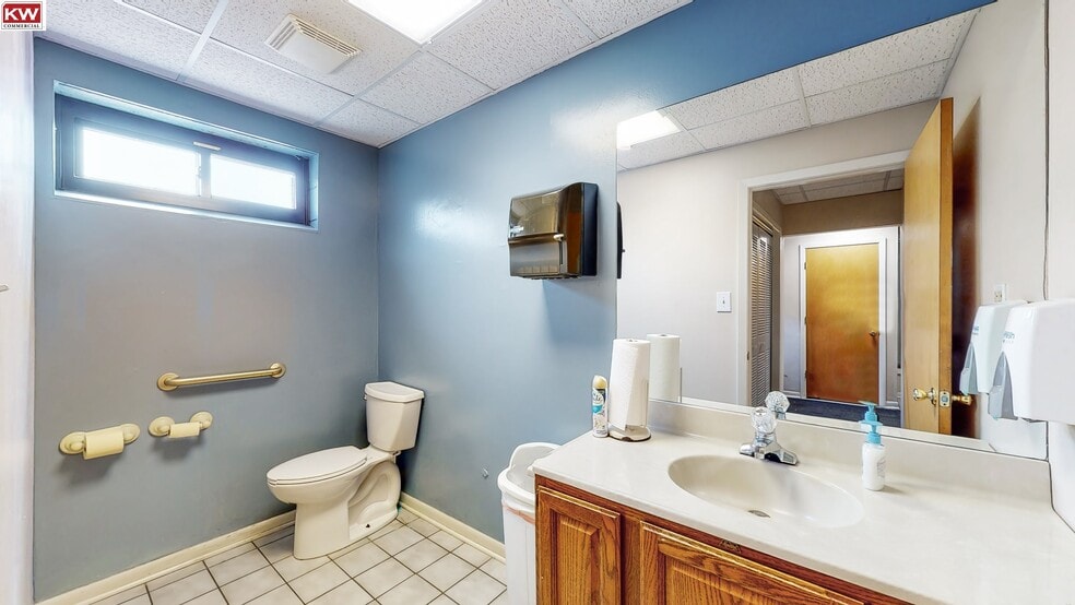 More Photos Of 707-717 N Iowa Ave, Villa Park Office For Sale